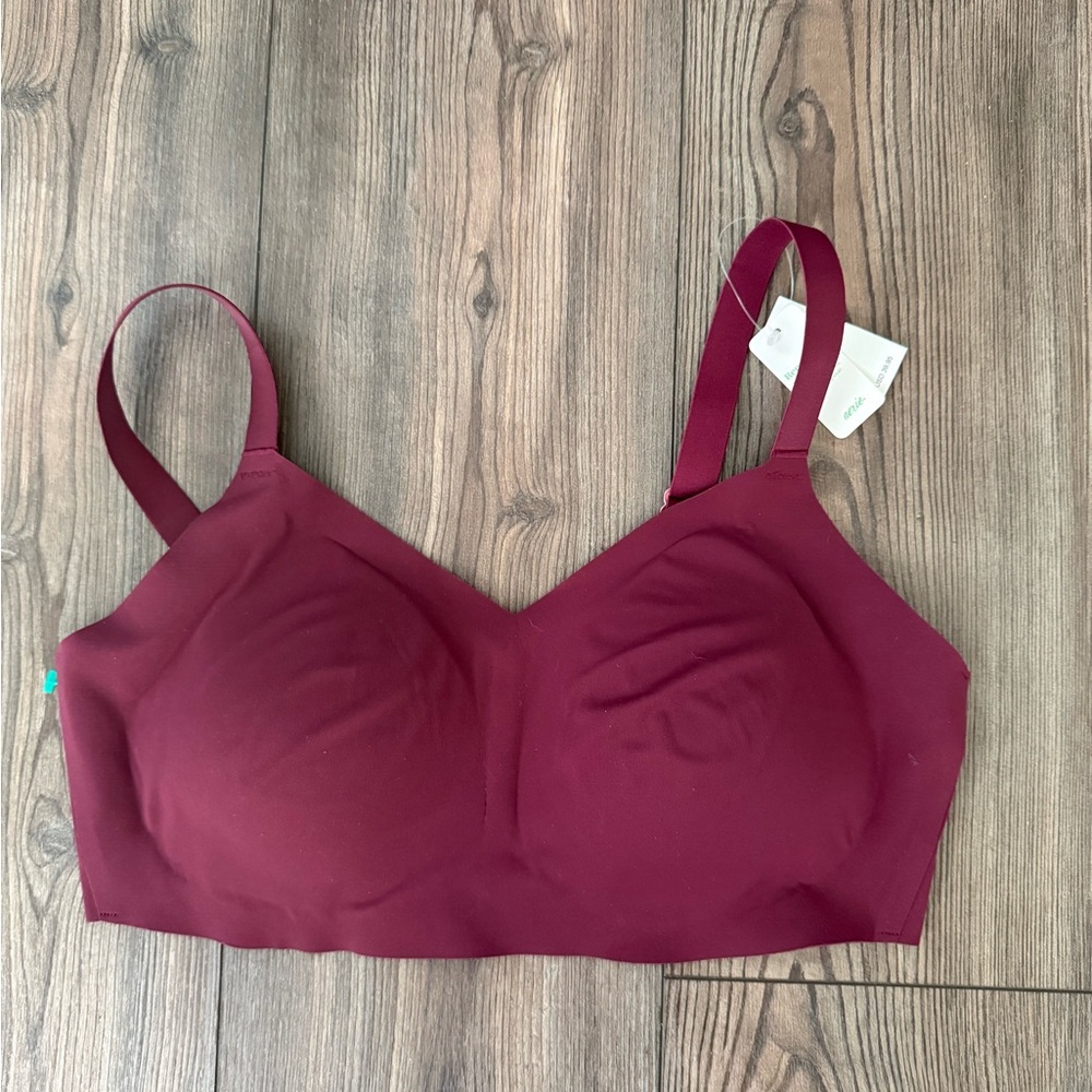 NWT Aerie sports bra size xl
